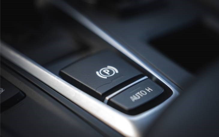 Auto Hold Nedir? Ne İşe Yarar? 