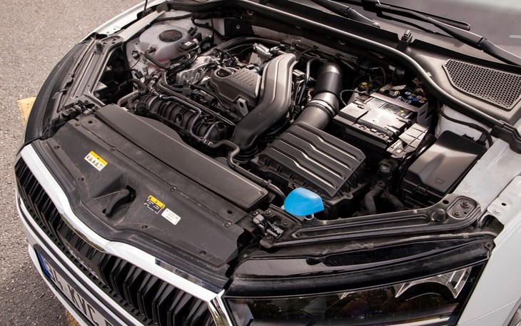 Araba Kaputu İçinde Neler Olur? 