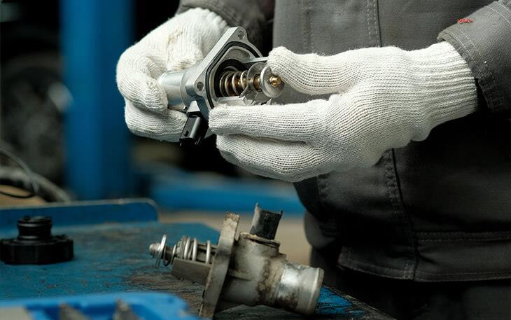 Arabada Termostat Nedir?
