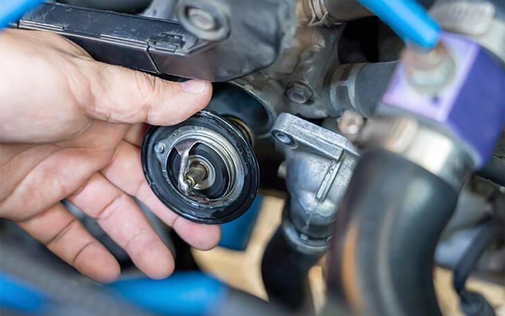 Arabada Termostat Nedir?