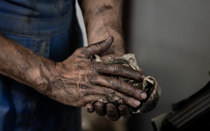 Motor Yağ Lekesi Nasıl Çıkar?