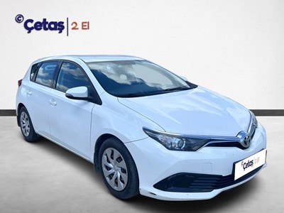 Auris 1.33 Life 99HP Hatchback