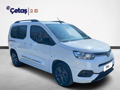 Proace City 1.5 D Passion X-Pack 130HP Camlıvan