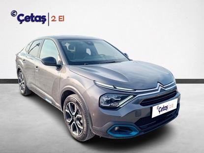 C4 X 100kW Shine Bold 136HP Sedan