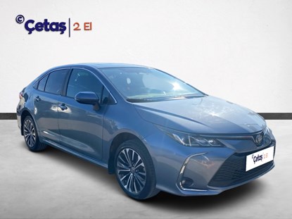 Corolla 1.8 Hybrid Flame X-Pack e-CVT 140HP Sedan