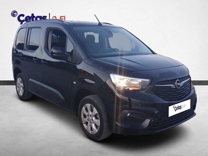 Combo Life 1.5 Edition AT8 130HP Kombi