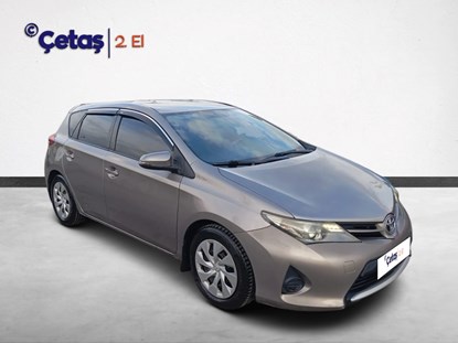 Auris 1.33 Life 99HP Hatchback
