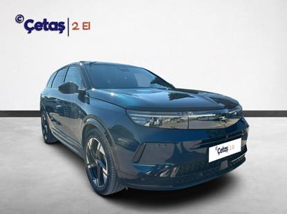 Grandland 73kWh Gs 213HP SUV