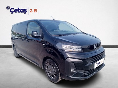 Vivaro Cargo 2.0 Ultimate 180HP Panelvan