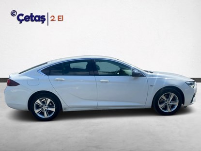 Insignia 1.5 Turbo Dizel Edition AT8 122HP Sedan