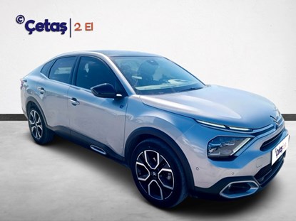 C4 X 115kW Shine Bold 156HP Sedan