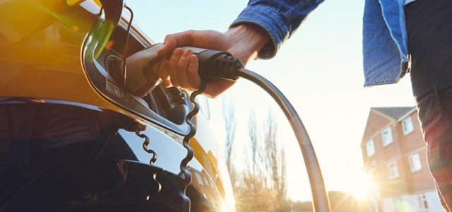 Evde Elektrikli Araç Şarjı Nasıl Kurulur?