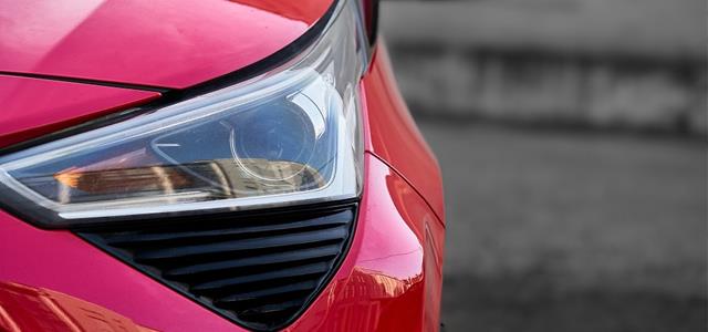 SEDAN MI HATCHBACK Mİ DAHA İYİ YOL TUTUŞUNA SAHİPTİR?