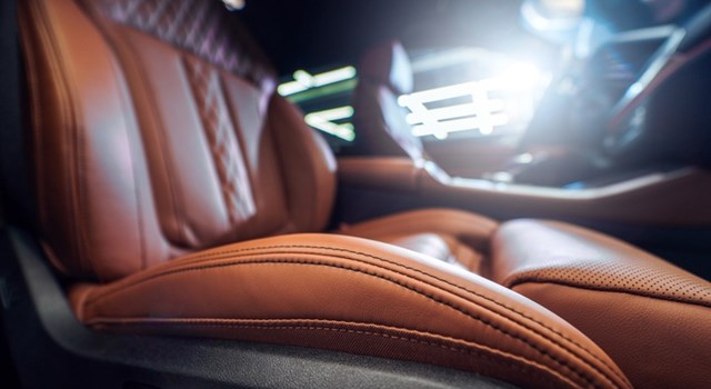 Alcantara Döşeme Nedir, Temizliği Nasıl Yapılır