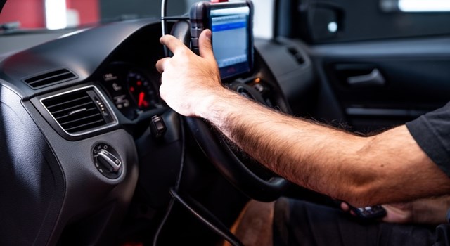 Araba Yazılımları Güncellendiğinde Neler Değişir?