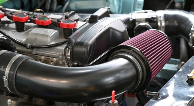 Yeni Nesil Spor Arabalarda Hafif Malzeme Devrimi